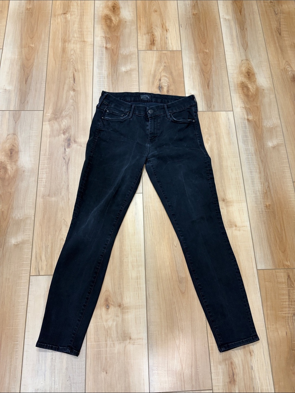 Mother Jeans The Looker Crop Not Guilty size 29